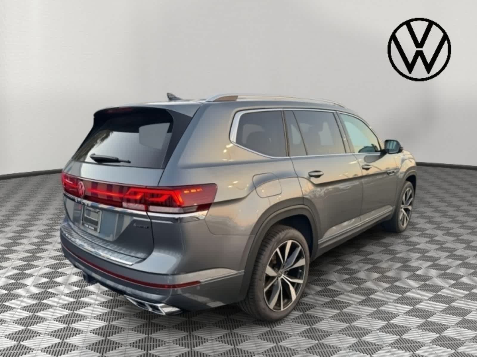 2024 Volkswagen Atlas 2.0T SEL Premium R-Line