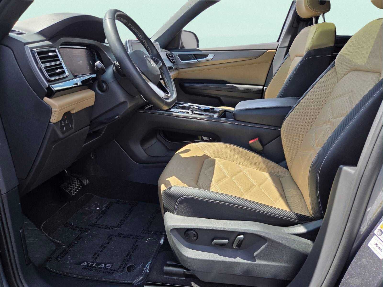 2024 Volkswagen Atlas Cross Sport 2.0T SE w/Technology