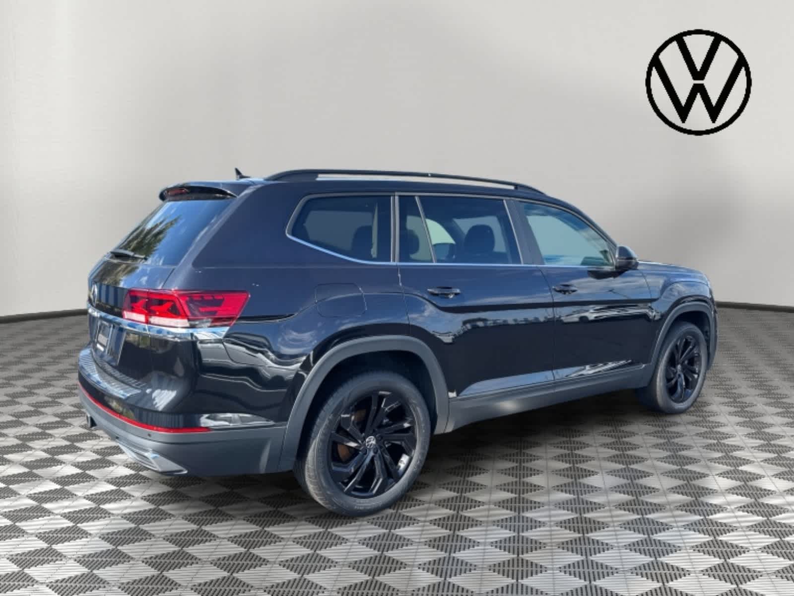 2022 Volkswagen Atlas 3.6L V6 SE w/Technology