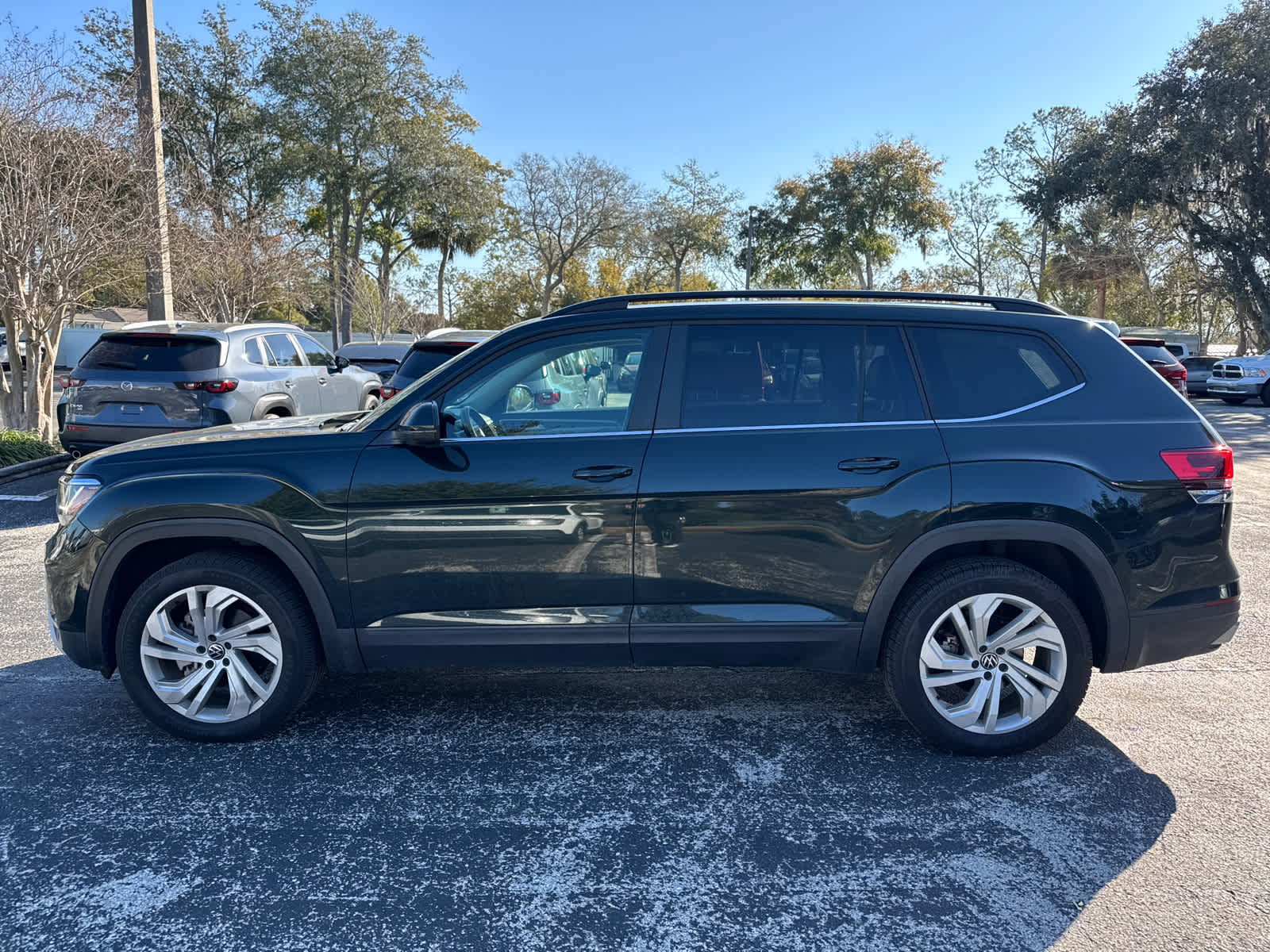 2021 Volkswagen Atlas 3.6L V6 SE w/Technology