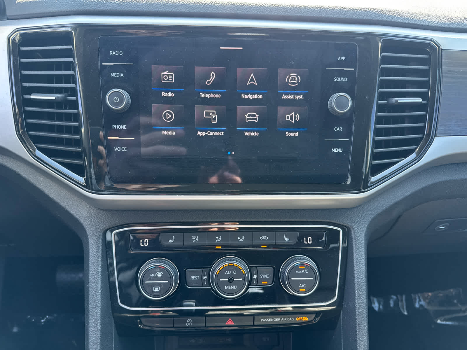 2023 Volkswagen Atlas 2.0T SE w/Technology