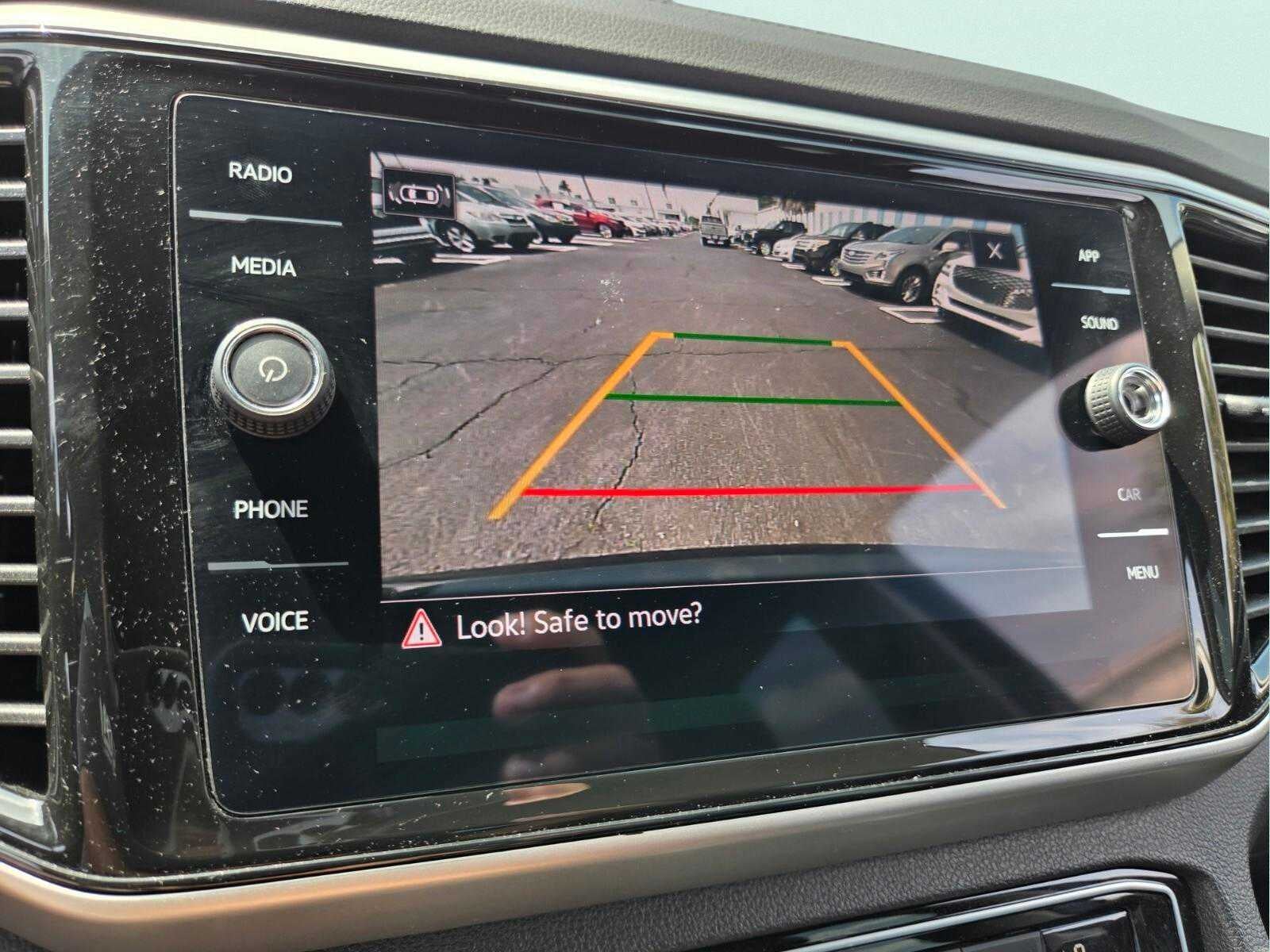 2023 Volkswagen Atlas 3.6L V6 SE w/Technology