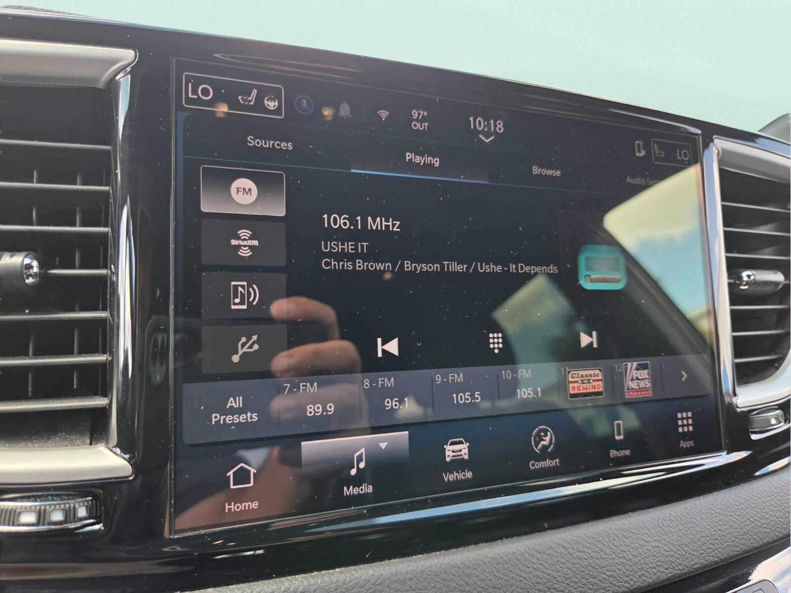 2025 Chrysler Pacifica Select
