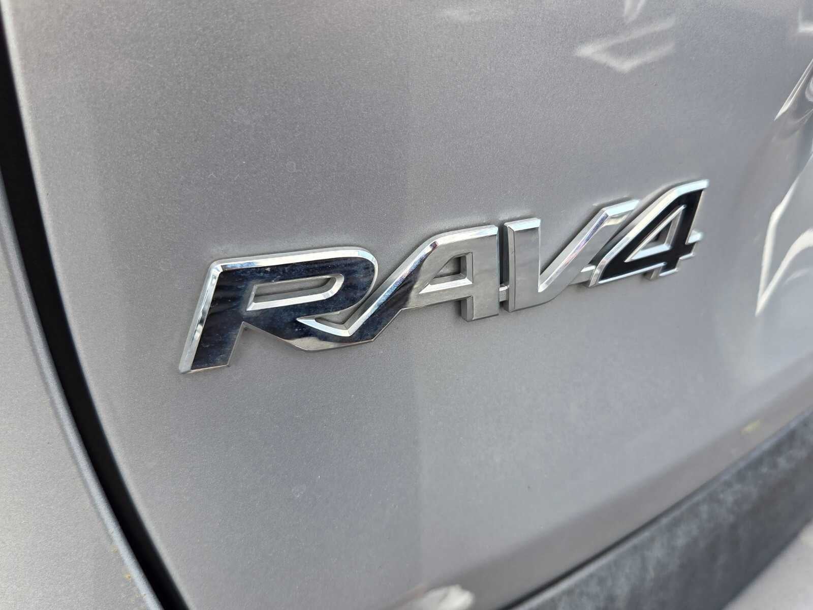 2020 Toyota RAV4 Hybrid LE