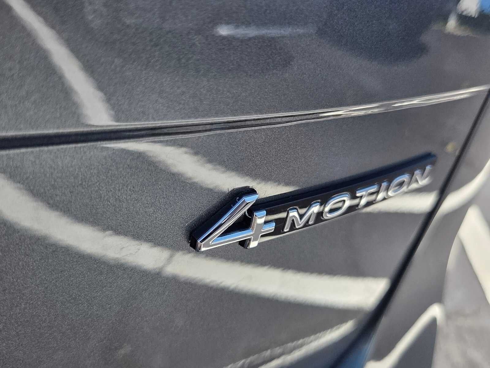 2022 Volkswagen Tiguan SEL R-Line