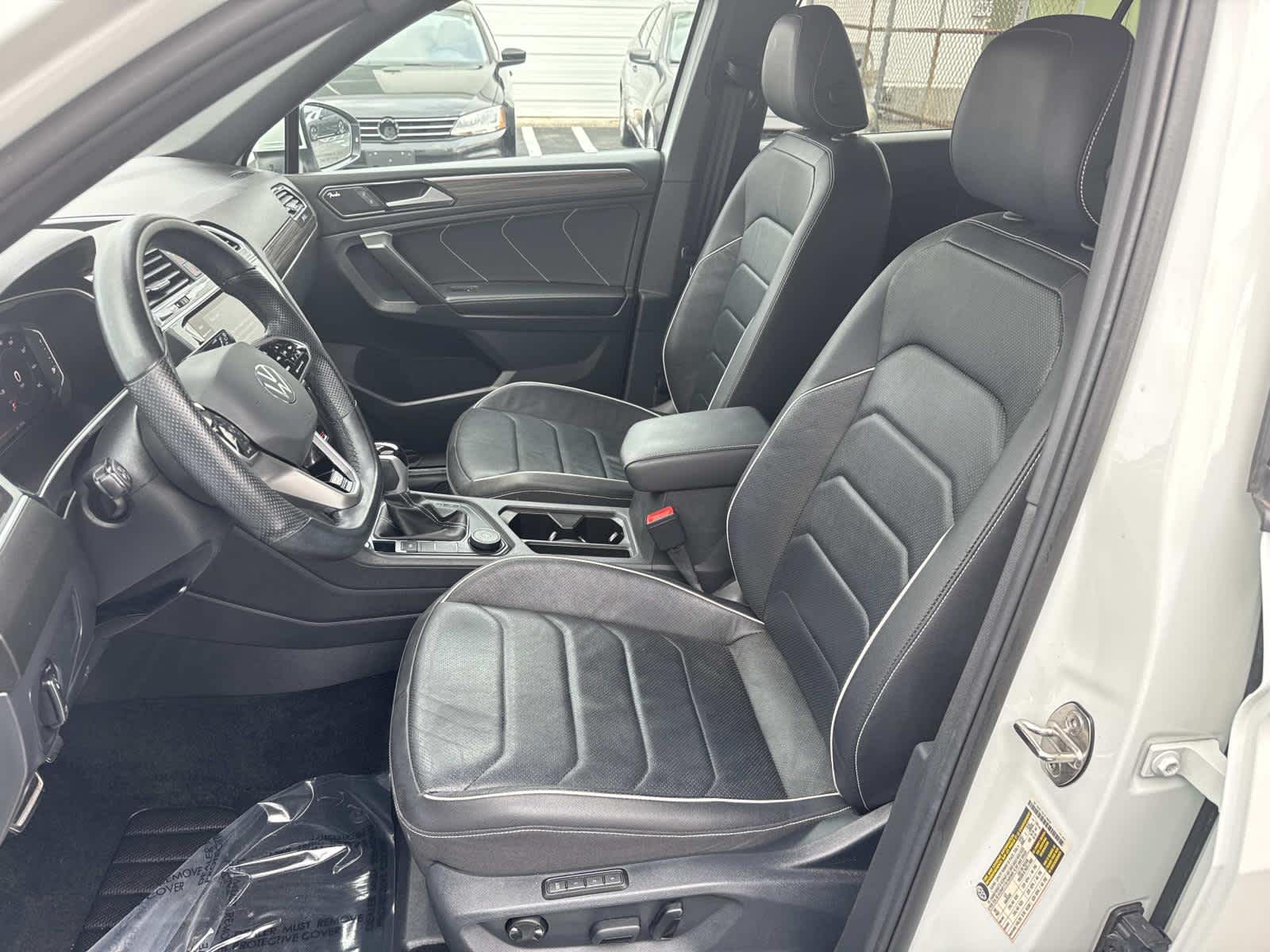 2023 Volkswagen Tiguan SEL R-Line