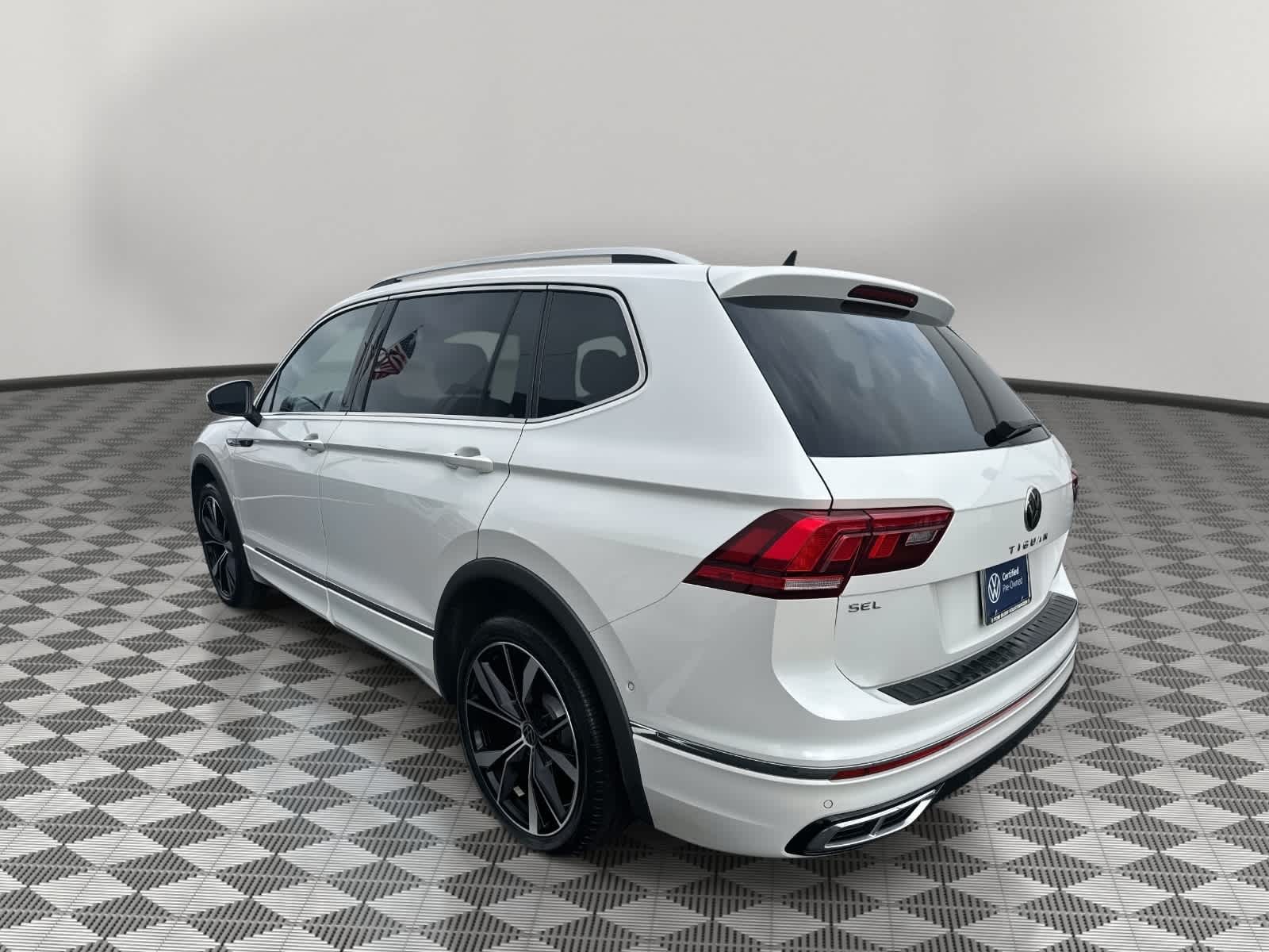 2023 Volkswagen Tiguan SEL R-Line