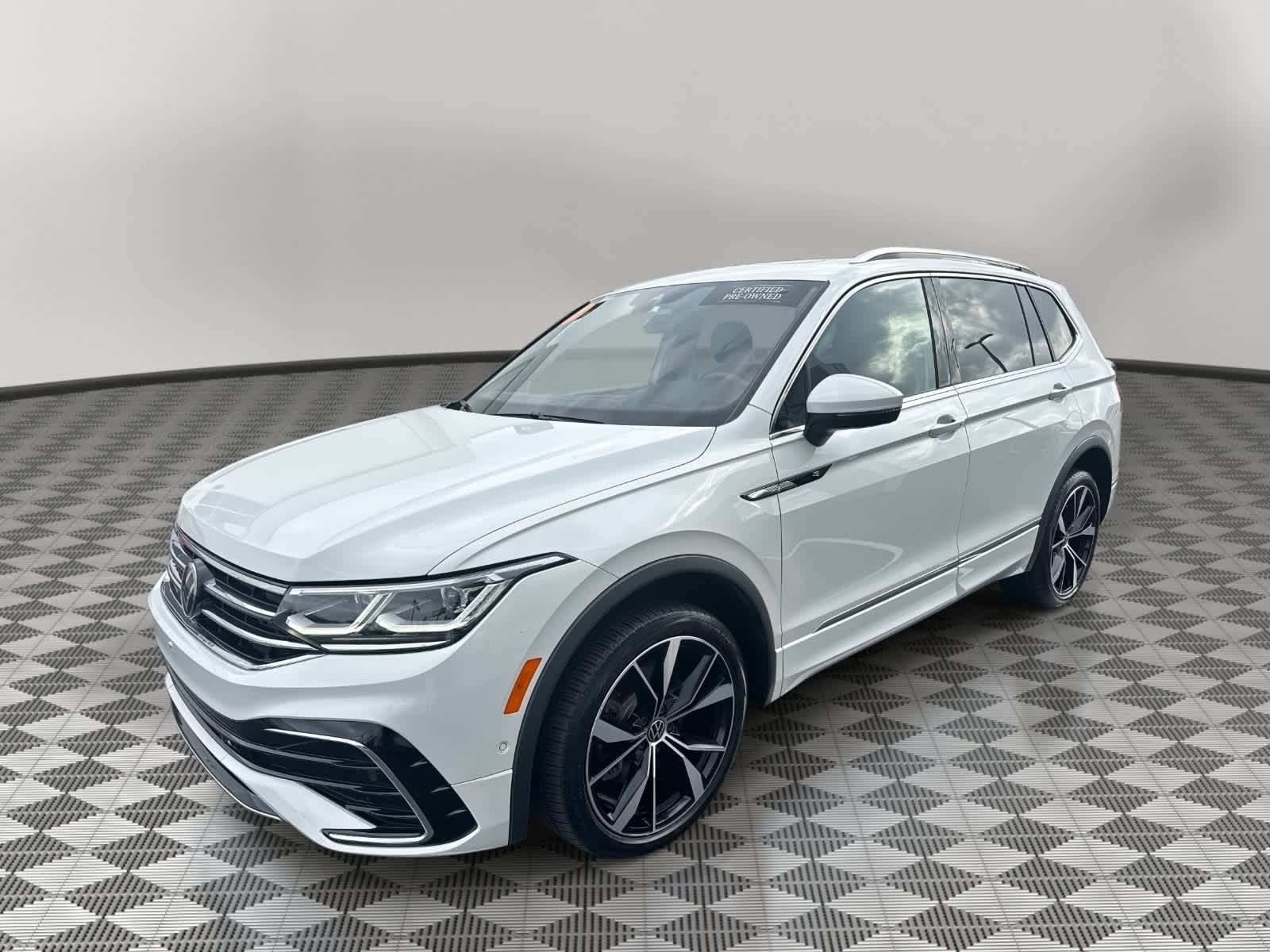 2023 Volkswagen Tiguan SEL R-Line