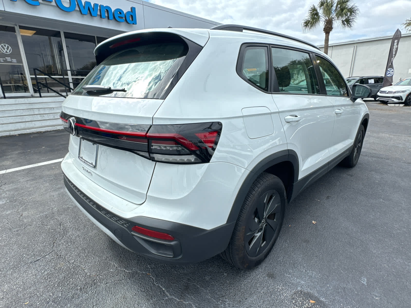 2025 Volkswagen Taos S