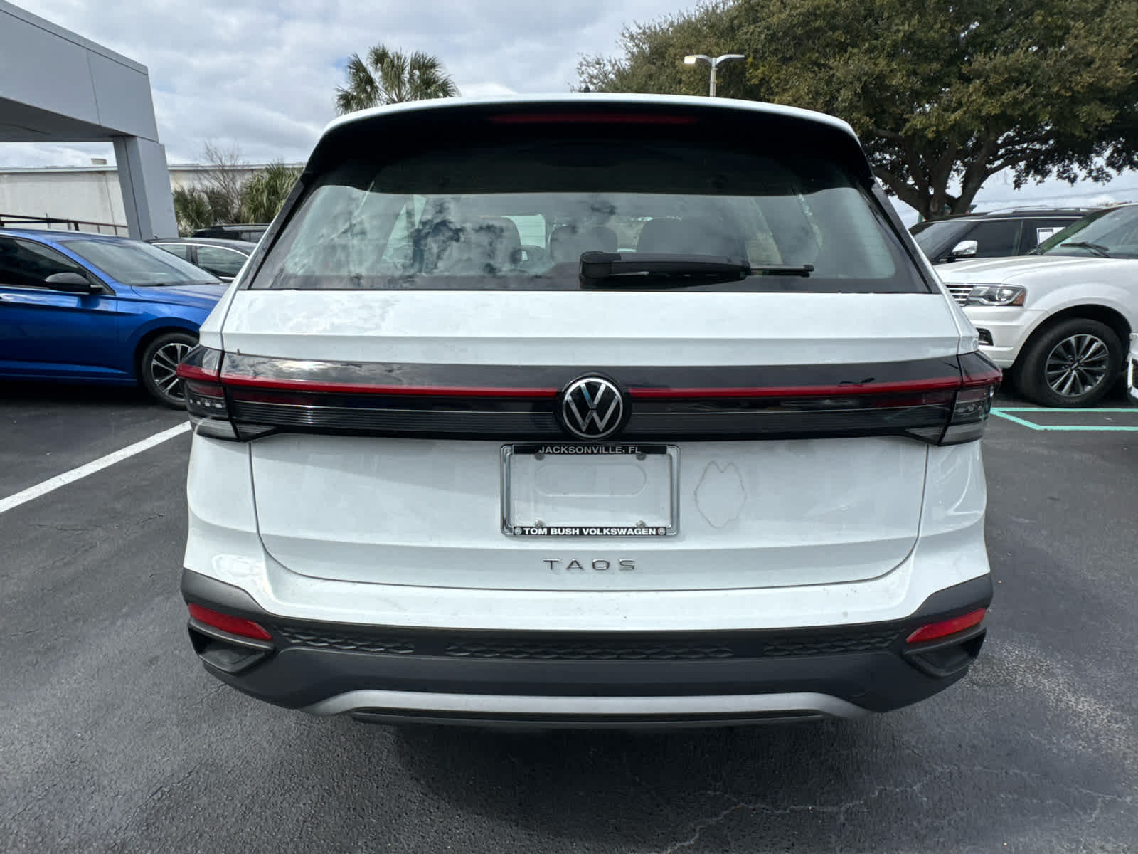 2025 Volkswagen Taos S