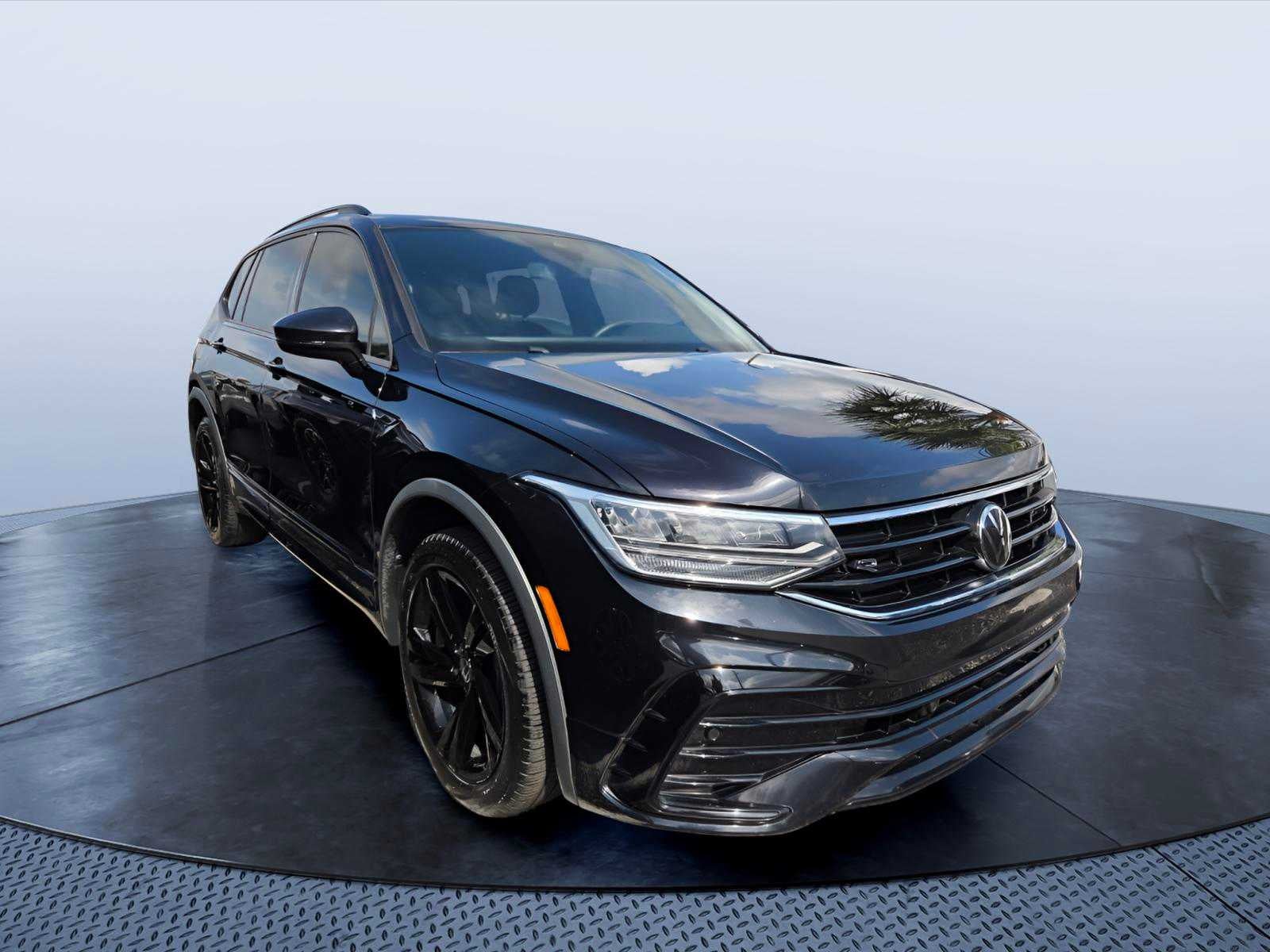 2024 Volkswagen Tiguan SE R-Line Black