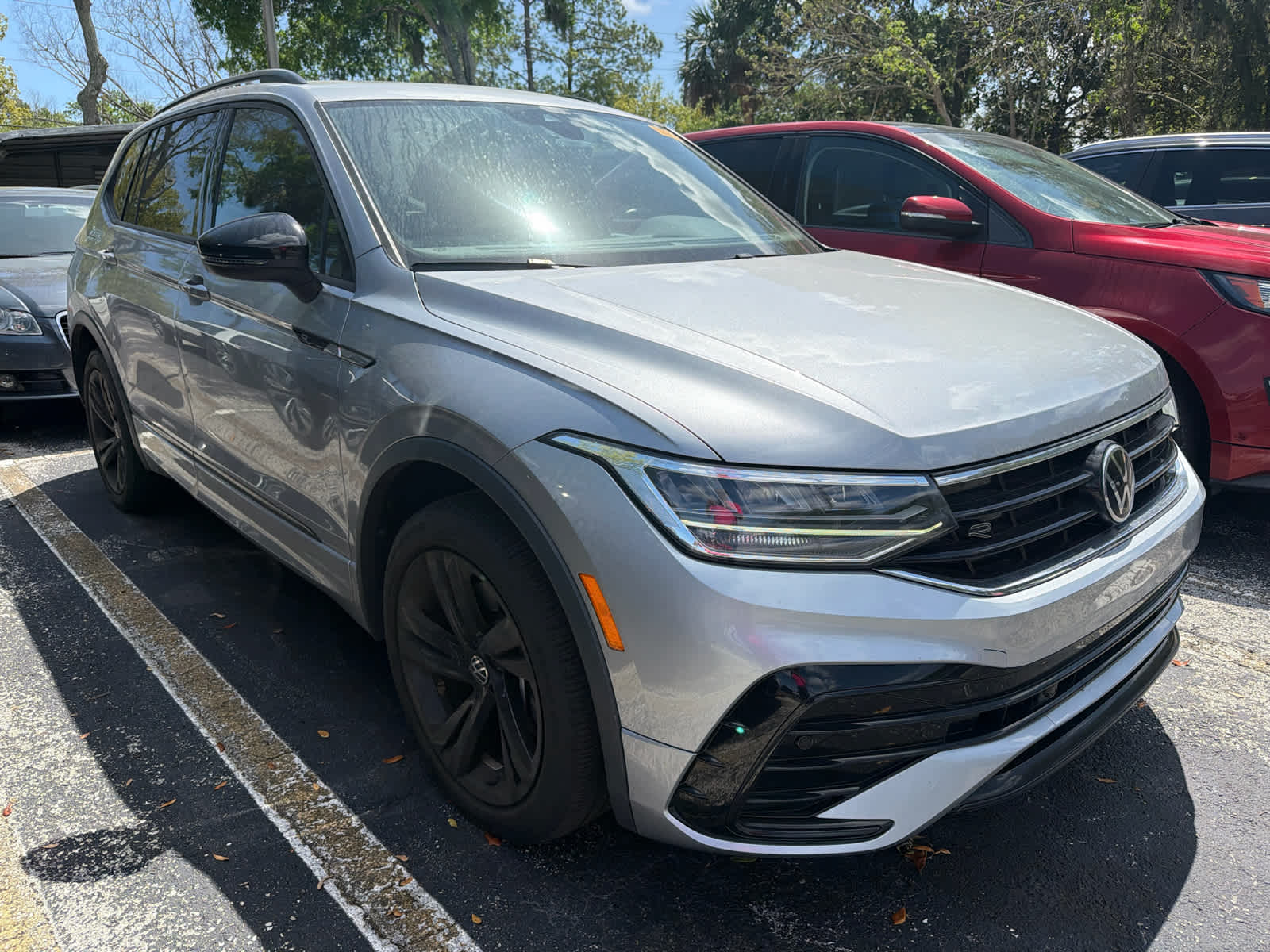 2023 Volkswagen Tiguan SE R-Line Black