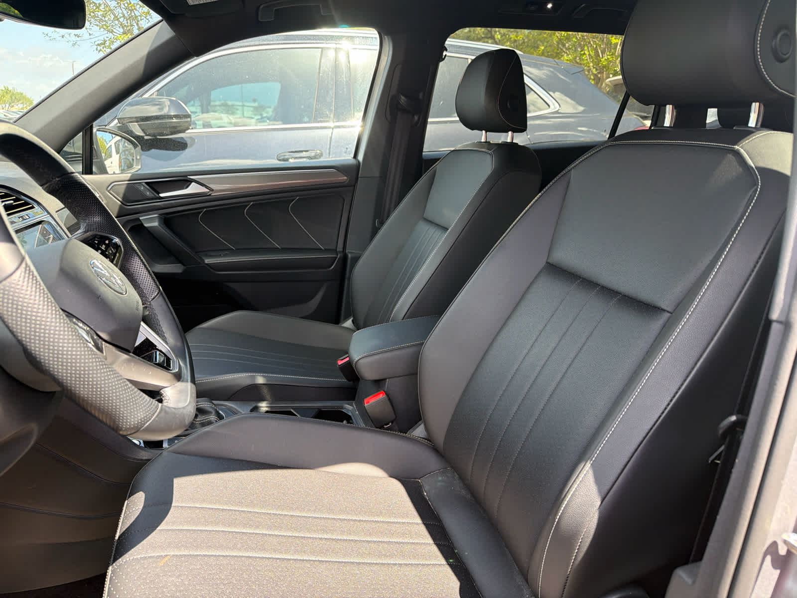 2023 Volkswagen Tiguan SE R-Line Black