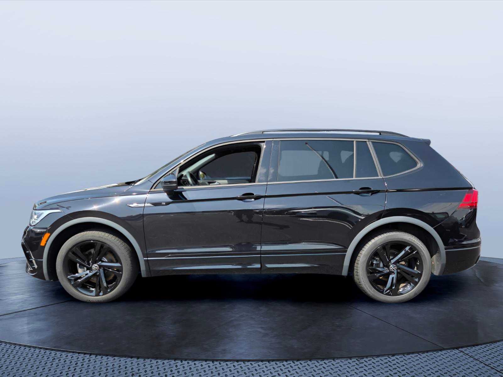 2024 Volkswagen Tiguan SE R-Line Black