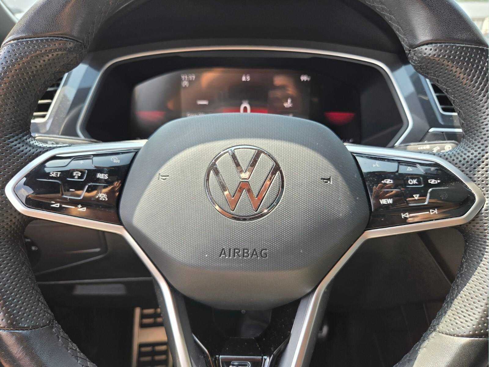 2024 Volkswagen Tiguan SE R-Line Black