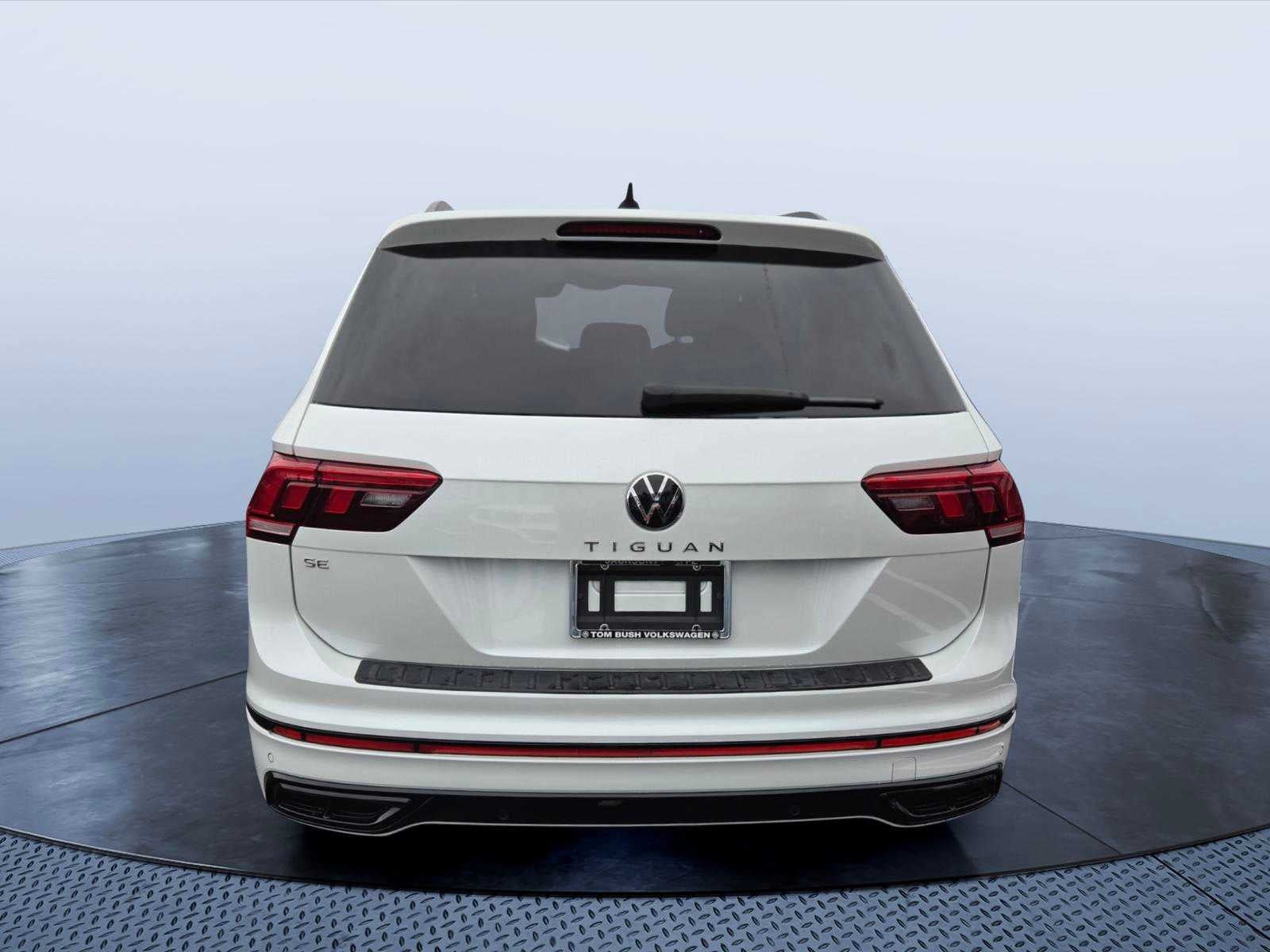 2023 Volkswagen Tiguan SE R-Line Black
