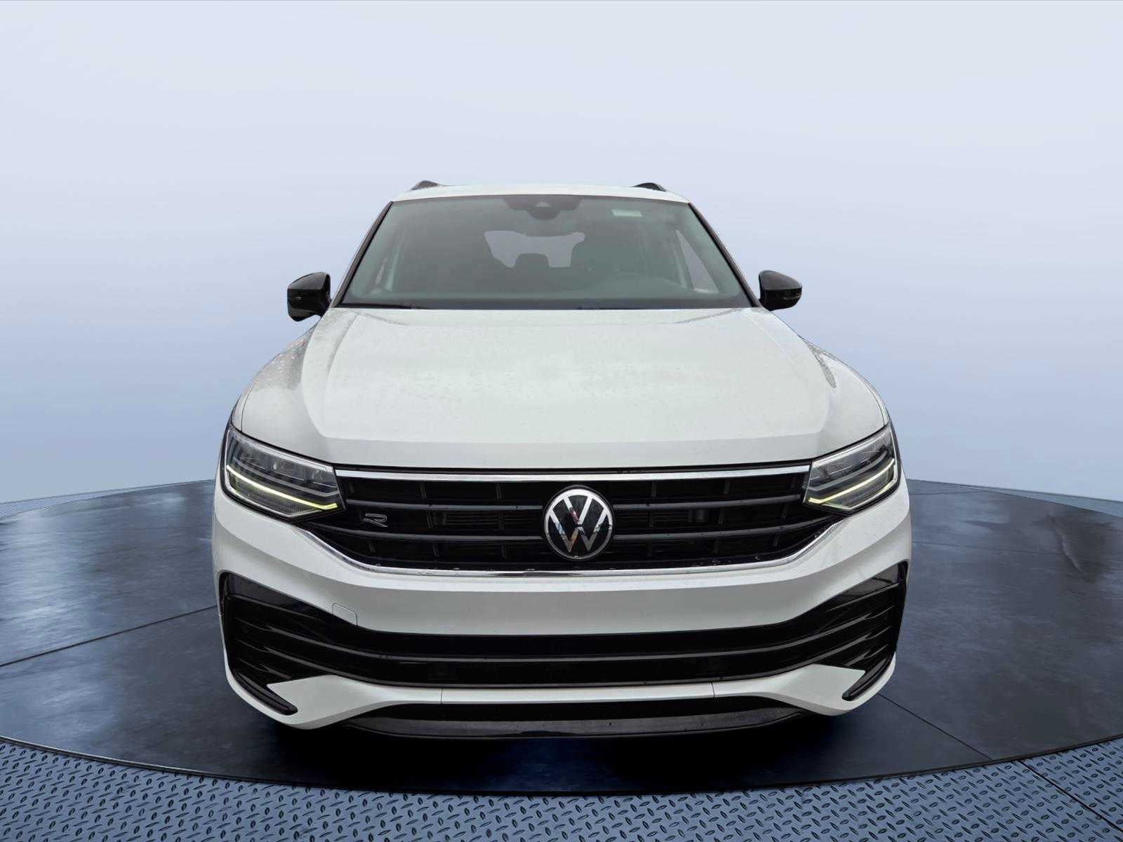 2023 Volkswagen Tiguan SE R-Line Black