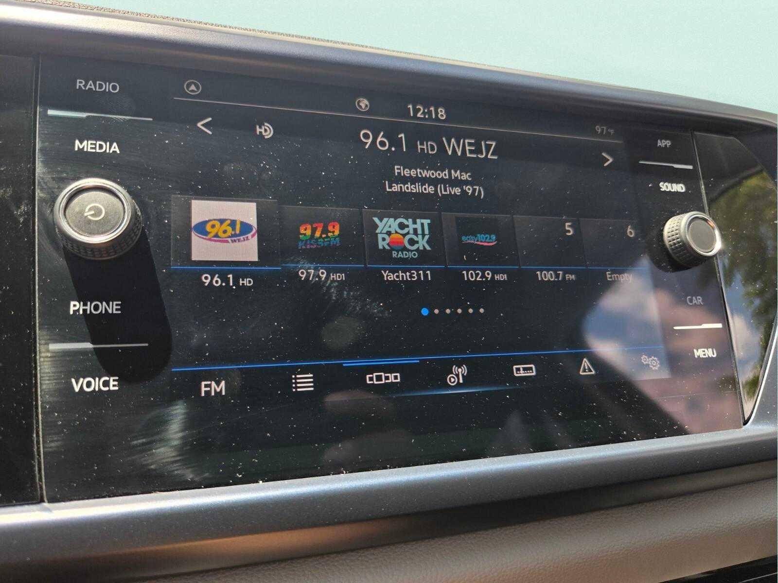 2023 Volkswagen Taos SE