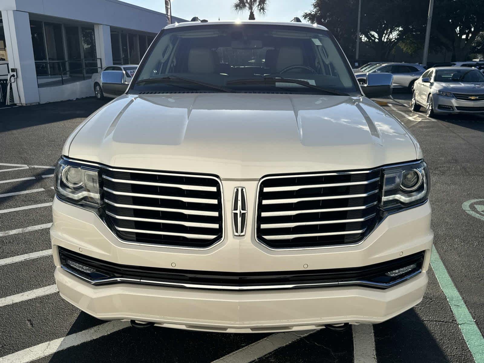 2015 Lincoln Navigator Base
