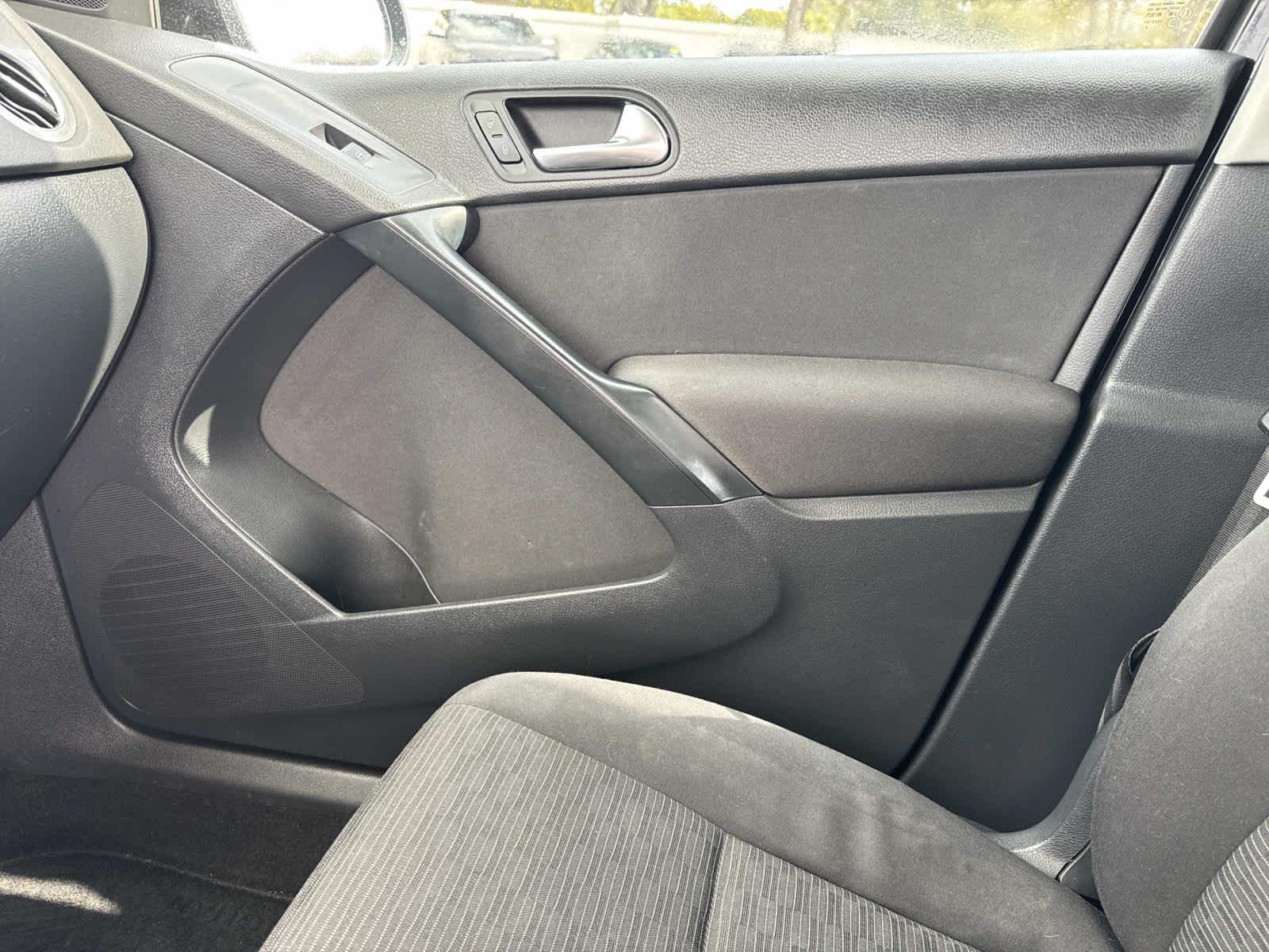 2017 Volkswagen Tiguan Base