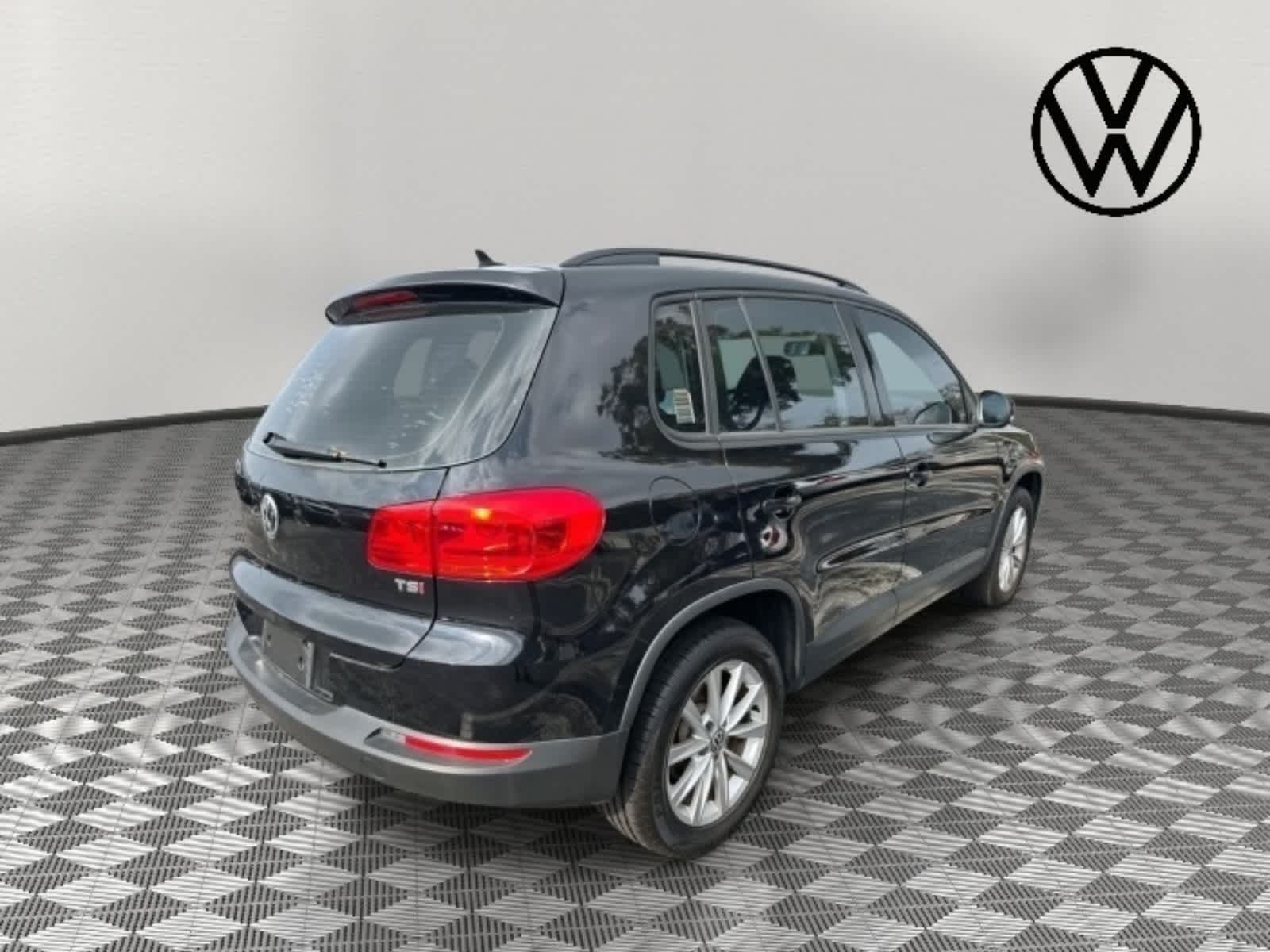 2017 Volkswagen Tiguan Base