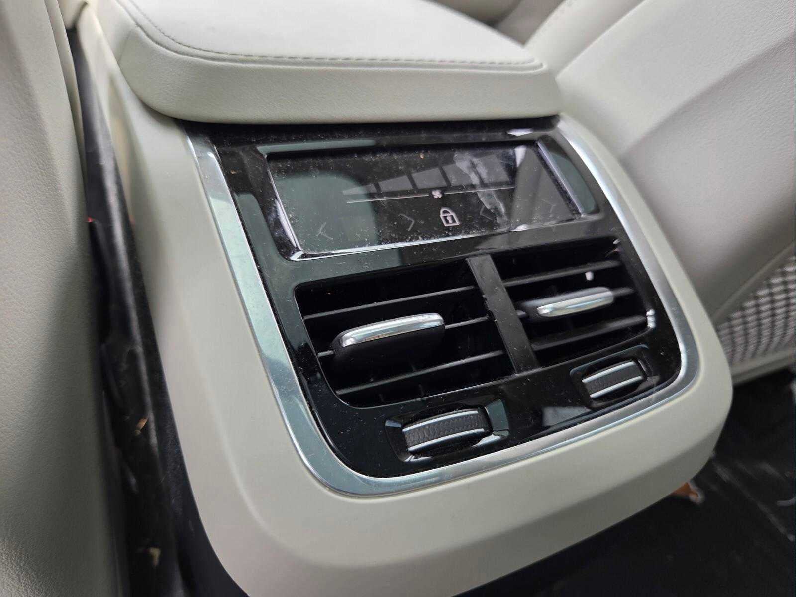 2022 Volvo XC90 Inscription