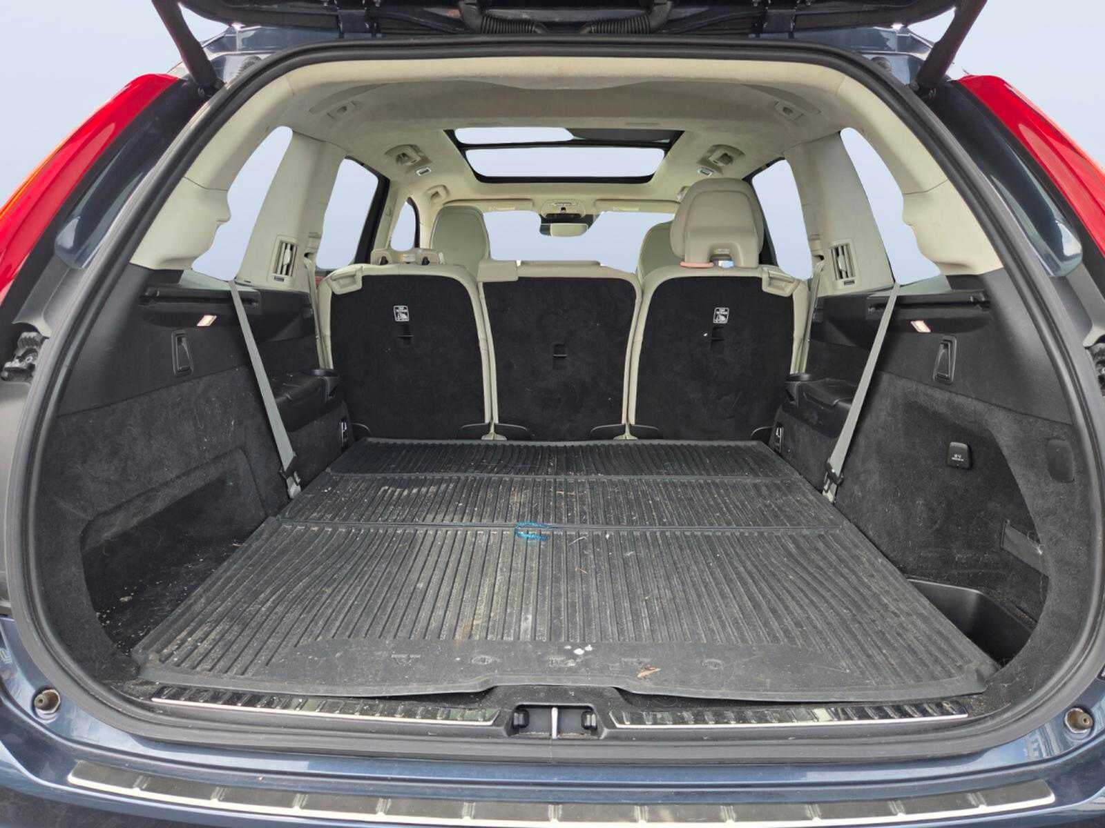 2022 Volvo XC90 Inscription