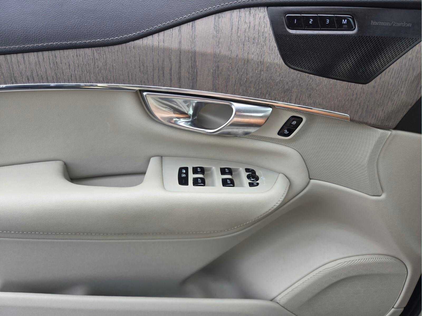 2022 Volvo XC90 Inscription