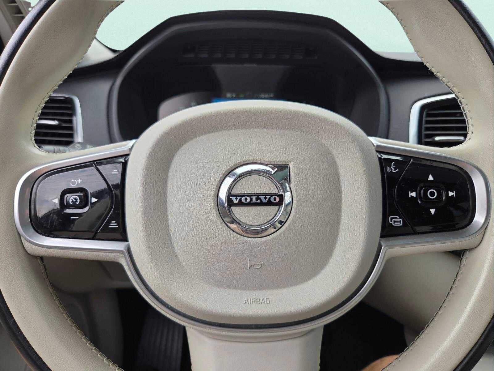 2022 Volvo XC90 Inscription