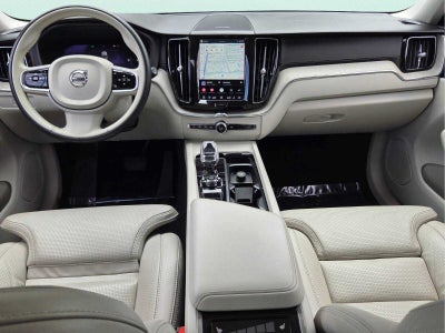 2023 Volvo XC60 Ultimate Bright Theme