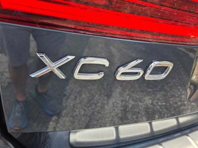 2023 Volvo XC60 Ultimate Bright Theme