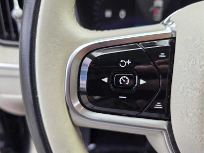 2023 Volvo XC60 Ultimate Bright Theme