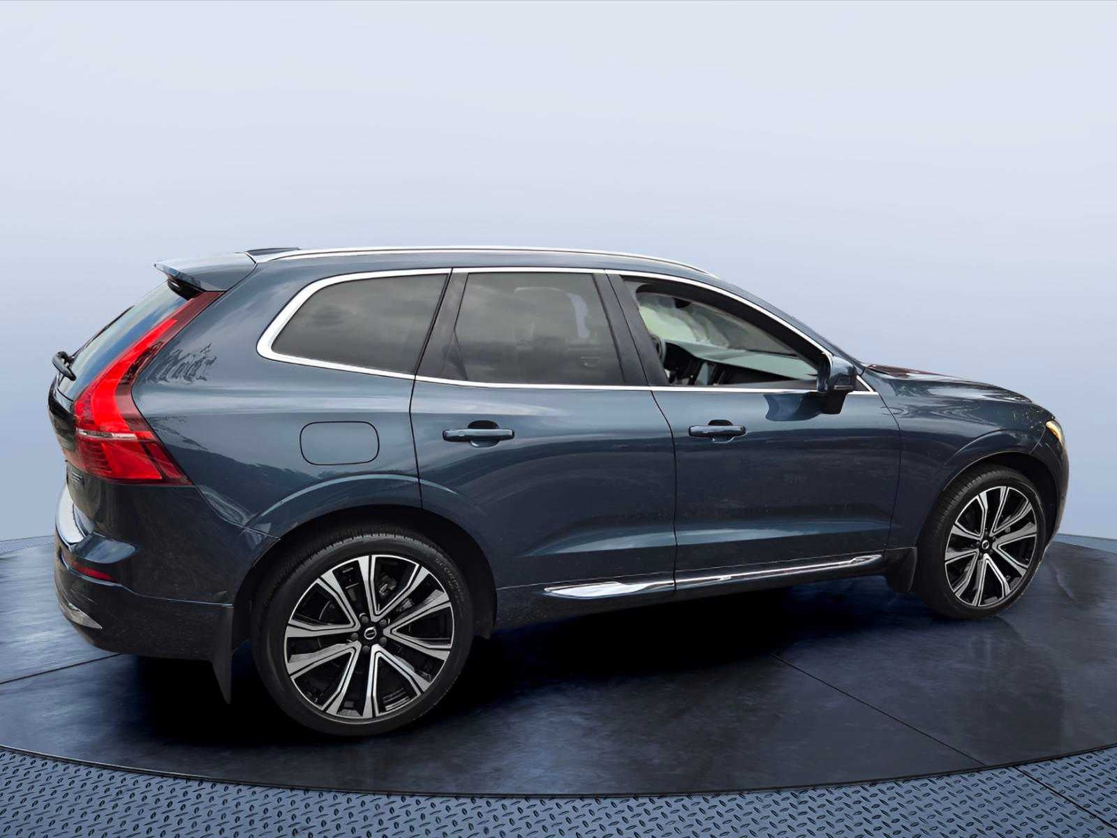 2023 Volvo XC60 Ultimate Bright Theme